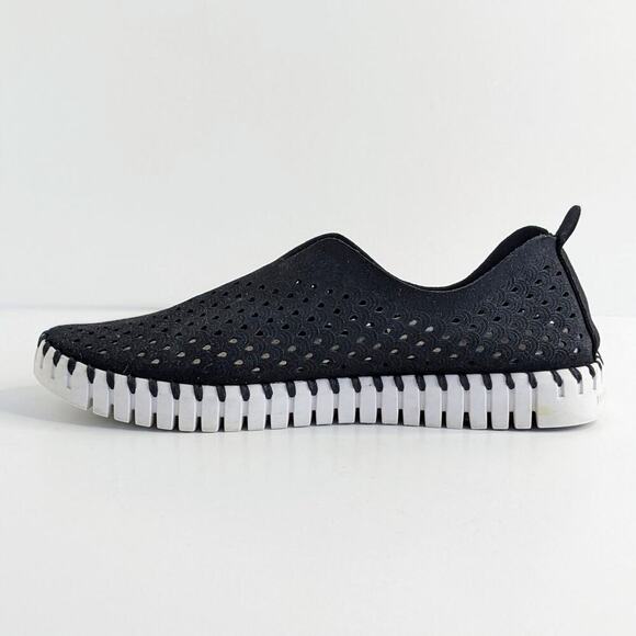 Ilse Jacobsen Tulip Shoes Womens EU 39 Black Sneakers Perforated Horbaek Slip On - Picture 1 of 13